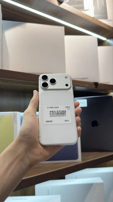 iphone 17 pro max naxtka 1