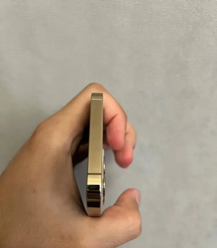 iPhone 12 Pro, золотой 4