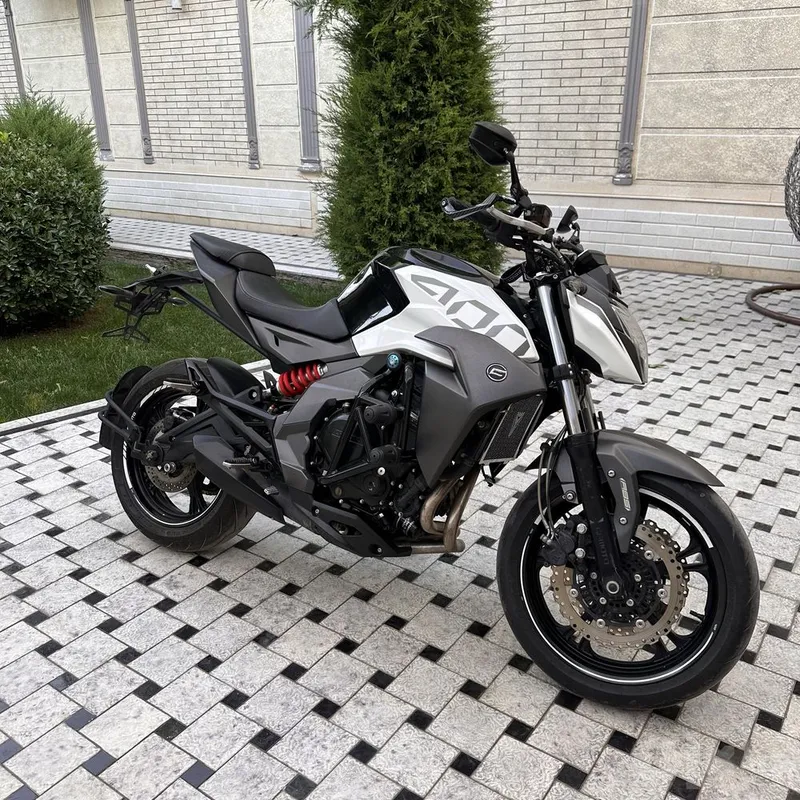 CFMOTO 400 NK .. 1 CFMOTO 400 NK .. 1