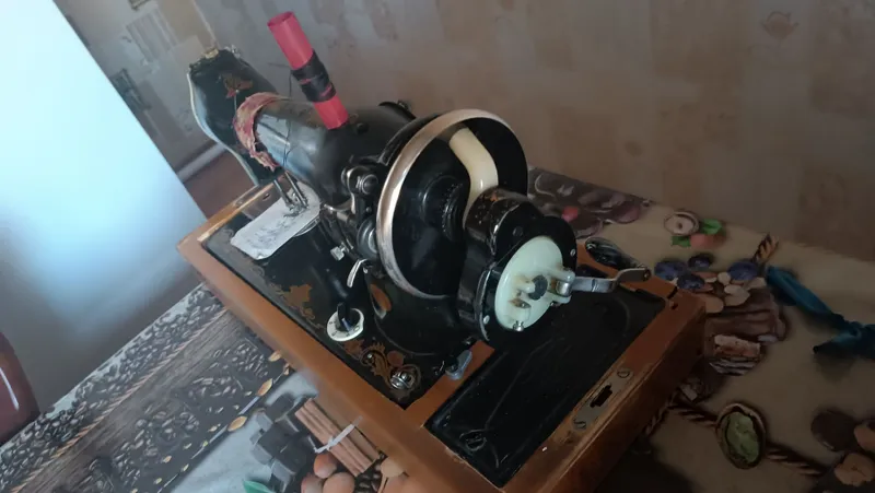 Продаётся швейная машинка ручная