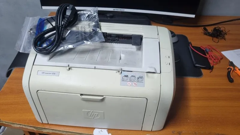 Принтер HP Laserjet 1010 1