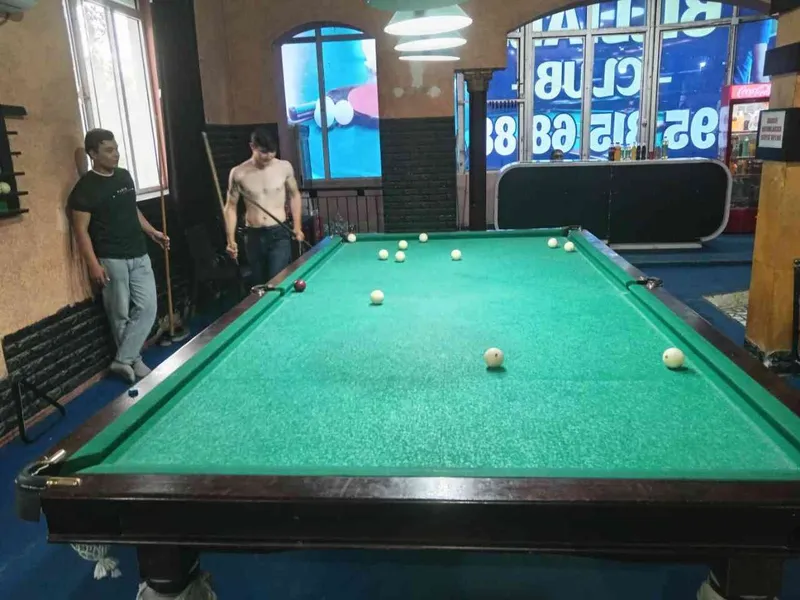 4 ta Bilyard jihozlari bilan sotiladi