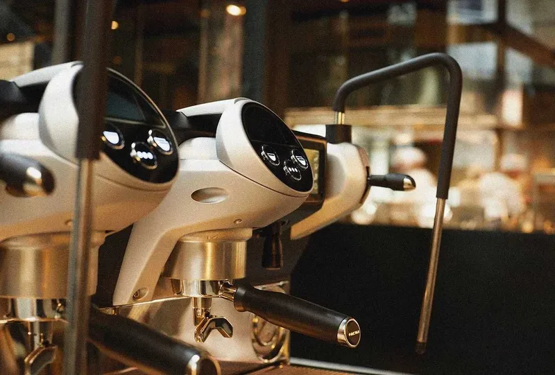 Кофемашина FAEMA E71, с 2 группами и системой "Barista Drive". — фото 2