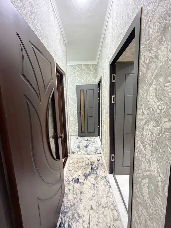 Срочно здаеться в Аренду 2-ком квартира городе Чирчике районе Хакимият 7