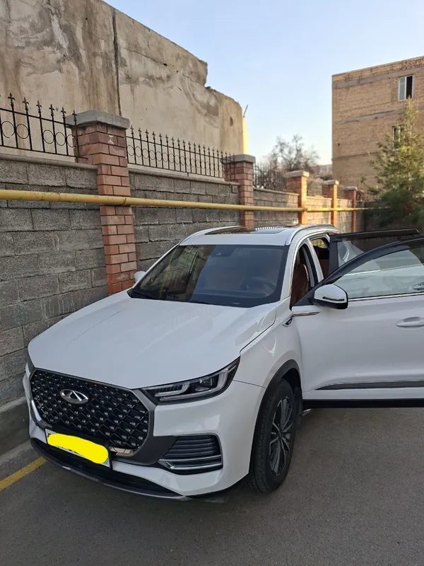 Срочно продам свою Chery 8 promax белого цвета в хорошем состоянии . — фото 1