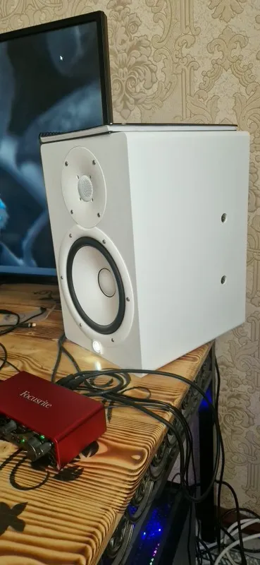 Yamaha hs8w pair 3