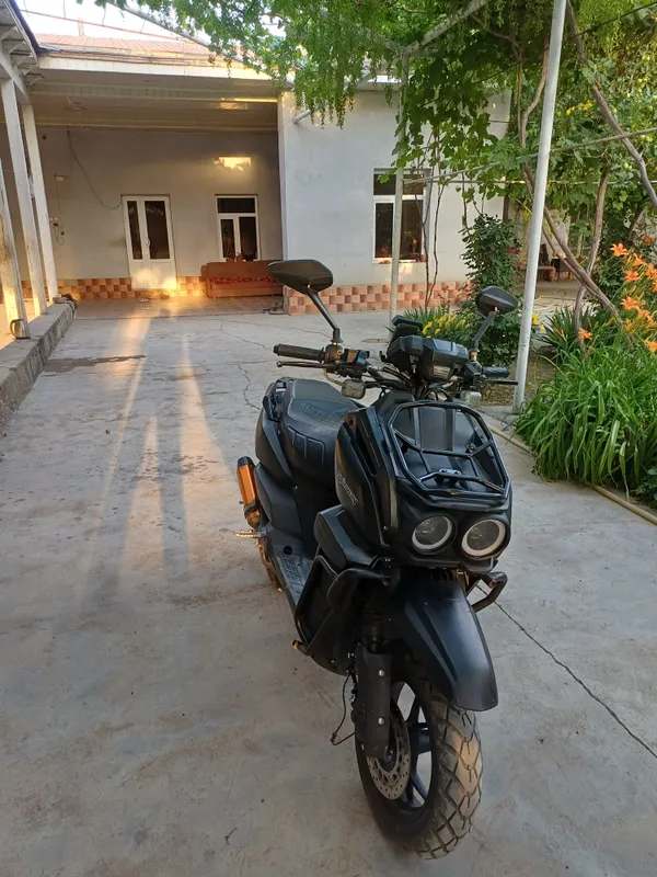 Sukuter Tank sotiladi xarajotlari yuq hamma joyi zur turipdi 1
