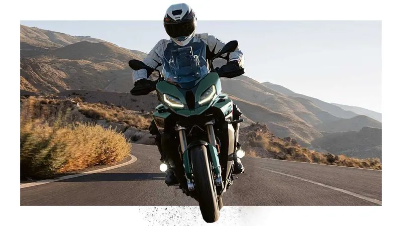 BMW S1000XR Sage Green 2026 6