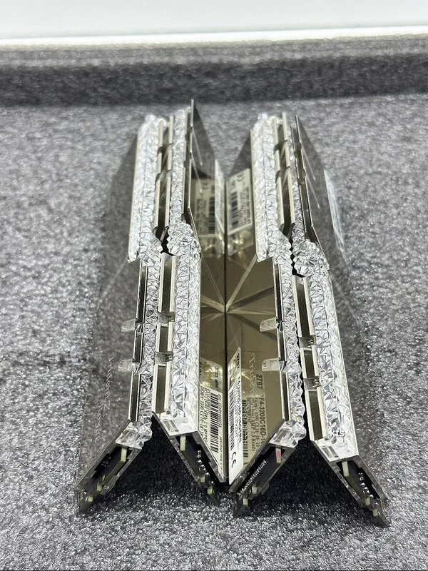 G.SKILL Trident Z royal 32GB 2 G.SKILL Trident Z royal 32GB 2