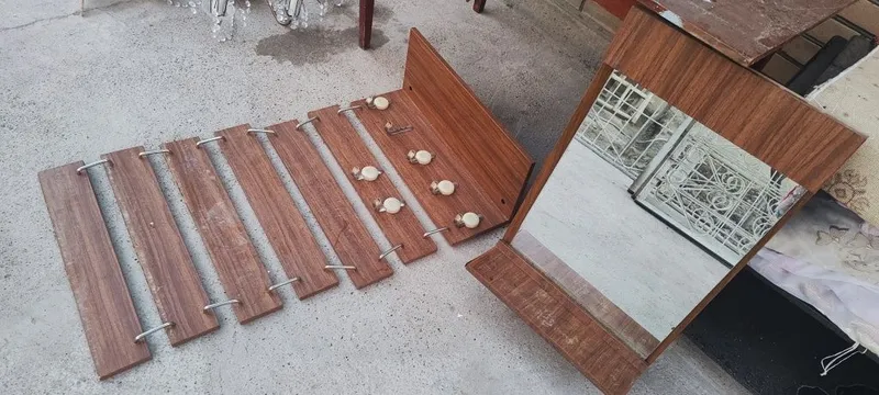 Вешалка с зеркалом