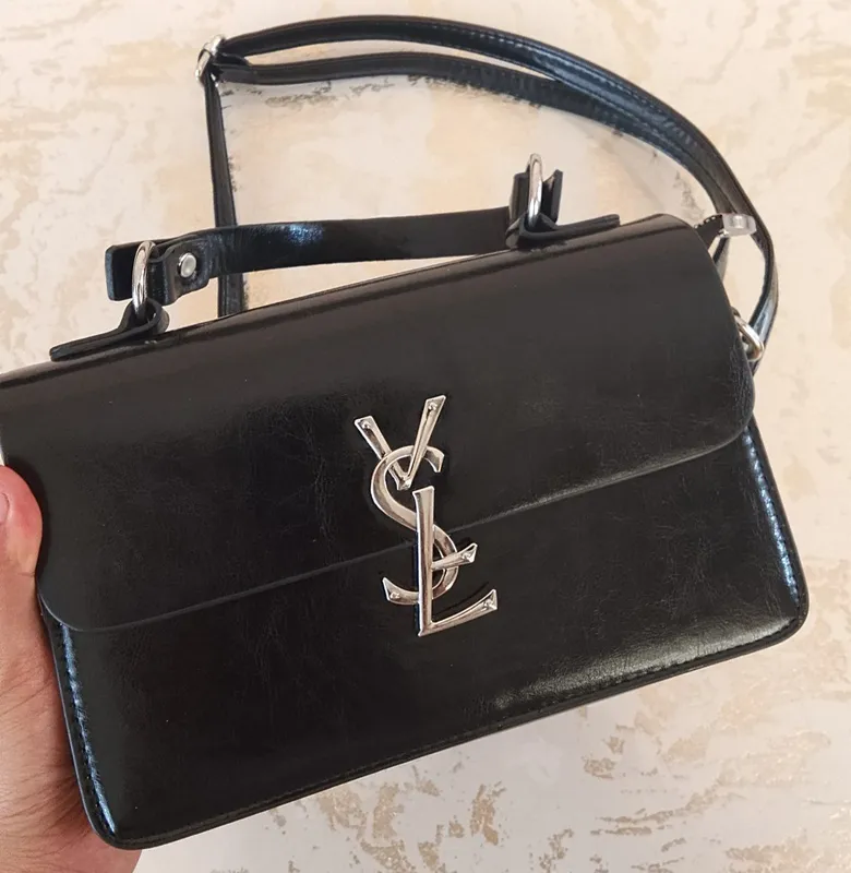 Yves Saint Laurent brendidan har xil rasvetkalari. — фото 1