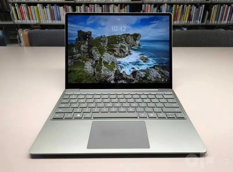Surface Laptop Go 2 8/128 ГБ Surface Laptop Go 2 8/128 ГБ