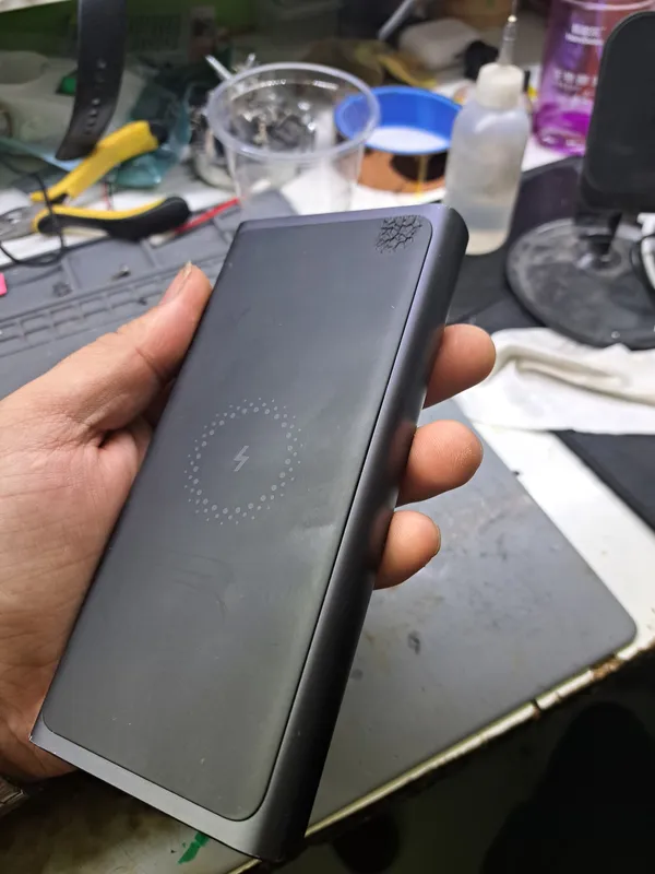 Продаётся оригинальный Power bank 3 Продаётся оригинальный Power bank 3