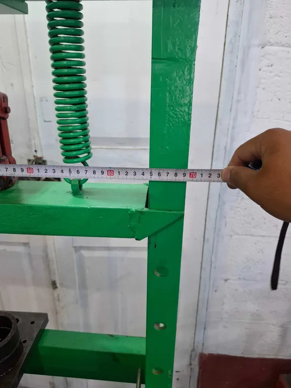 Avto servis uchun press va verstak 4
