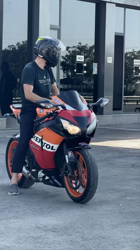 Honda CBR1000rr 1 Honda CBR1000rr 1