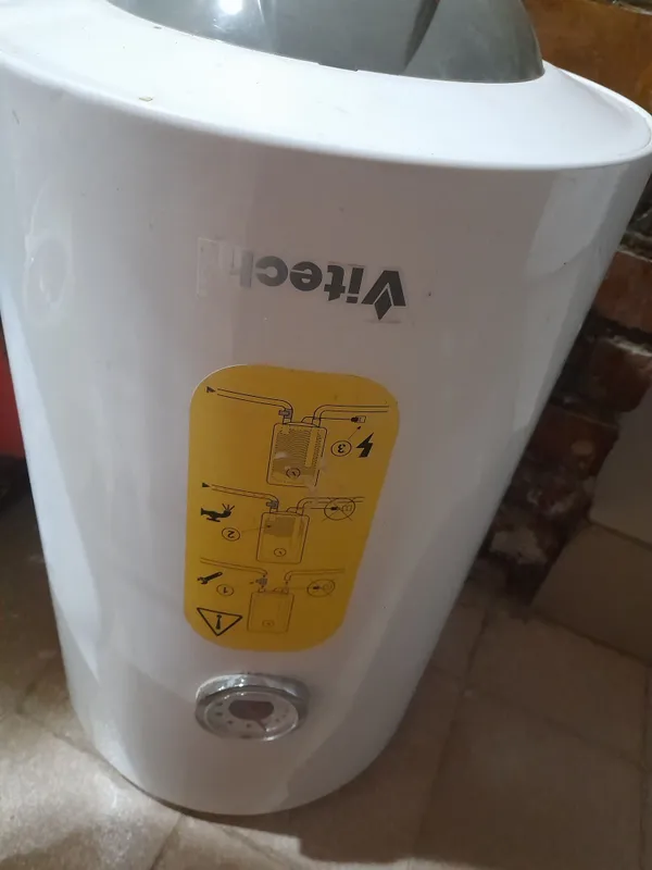 Ariston Sotiladi Vitech holati yangi 6 oy ishlatilgan 50 litrlik 2 Ariston Sotiladi Vitech holati yangi 6 oy ishlatilgan 50 litrlik 2