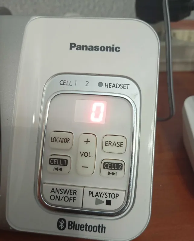 2 tasi 1 da. PANASONIC radiotelefoni: bitta telefon raqamiga ikkita trubka 5 2 tasi 1 da. PANASONIC radiotelefoni: bitta telefon raqamiga ikkita trubka 5