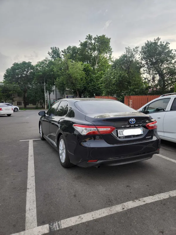 Toyota Camry 2021 йил, Гибрид. — фото 4