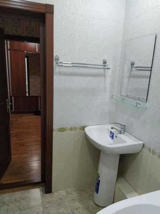 3 xonali kvartira, 72 m², 6/9 qavat (ikkilamchi) — Mirzo-Ulugbek, Karasu-4, Buyuk Ipak Yo‘li metrosi 8 3 xonali kvartira, 72 m², 6/9 qavat (ikkilamchi) — Mirzo-Ulugbek, Karasu-4, Buyuk Ipak Yo‘li metrosi 8