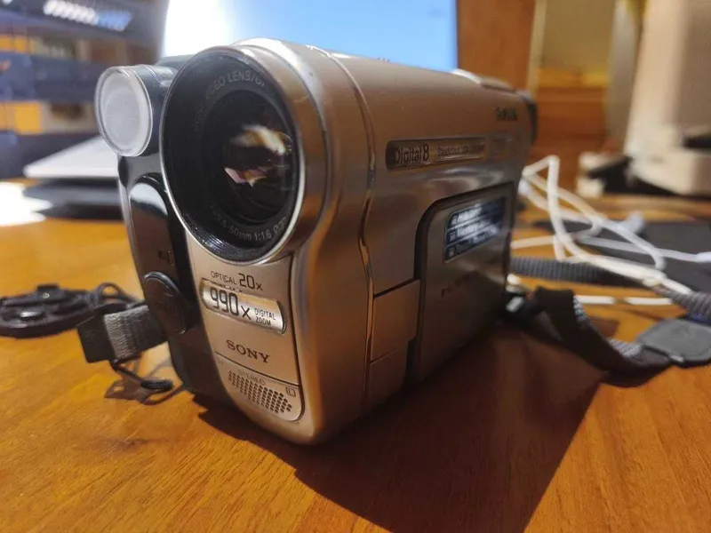 Камера SONY Handycam Digital 8 1 Камера SONY Handycam Digital 8 1