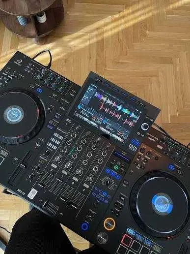 Продается Pioneer XDJ AZ 3 Продается Pioneer XDJ AZ 3