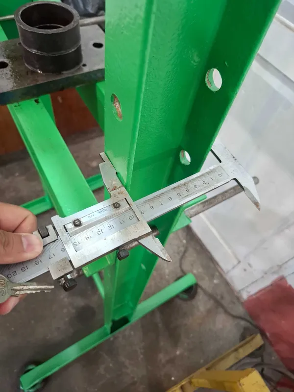 Avto servis uchun press va verstak 3