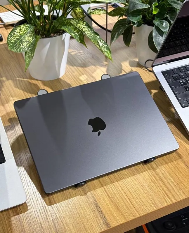 MacBook Pro, M4 Pro 1 MacBook Pro, M4 Pro 1