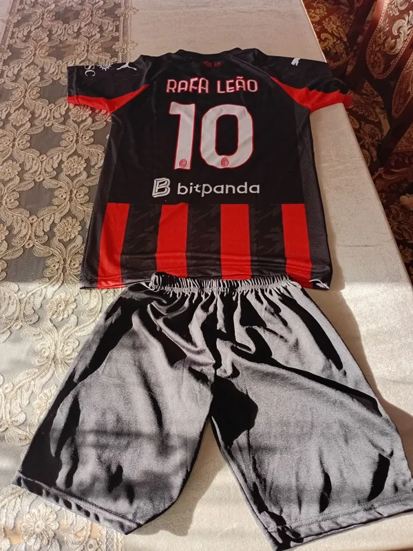 Futbol forma milan Rafael Leao formasi puma 3 Futbol forma milan Rafael Leao formasi puma 3