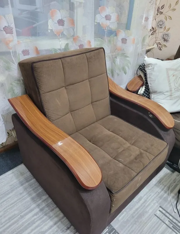 Продам 2 кресло. 1 Продам 2 кресло. 1