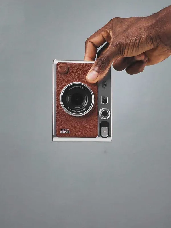 Instax mini evo / гибридная камера — фото 1