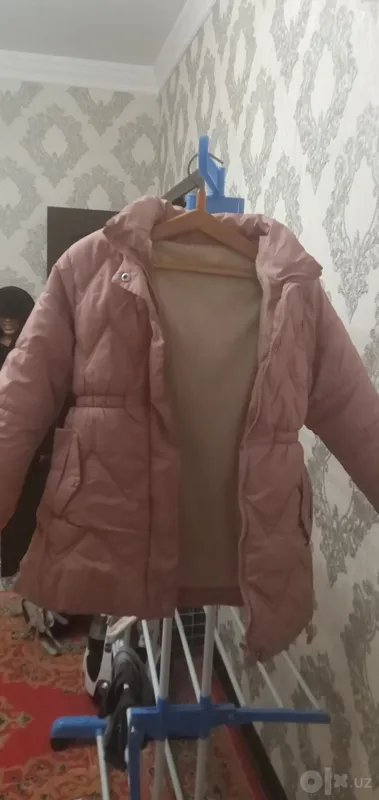 Qiz bolalar uchun qishki kurtka, o'lchami XXL, b/u 4 Qiz bolalar uchun qishki kurtka, o'lchami XXL, b/u 4