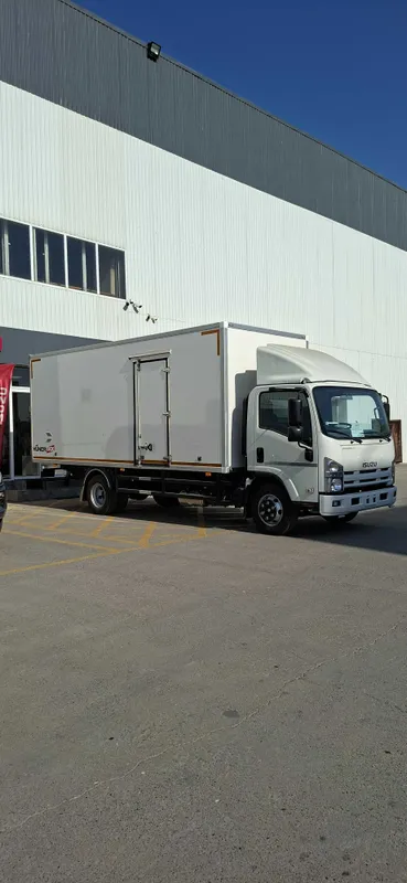 ISUZU NQR90L-L. Грузовой автомобиль изотермический кузов с гидробортом 3