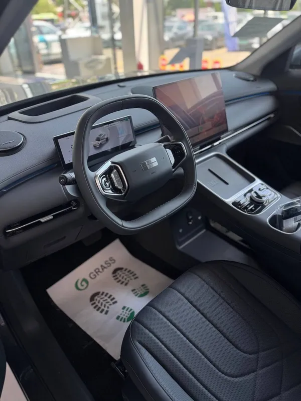 Geely EX-5 EM-I с гарантией — фото 9