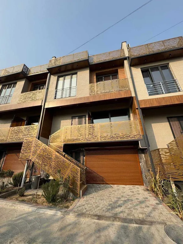 Продаются офис Казы Махалля, 305 м²