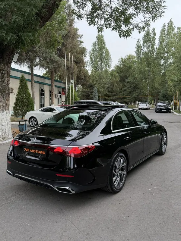 Arendaga Nasiya Bor Mercedes Benz W214 E350 Gibrid Rangi qora Toza — фото 3