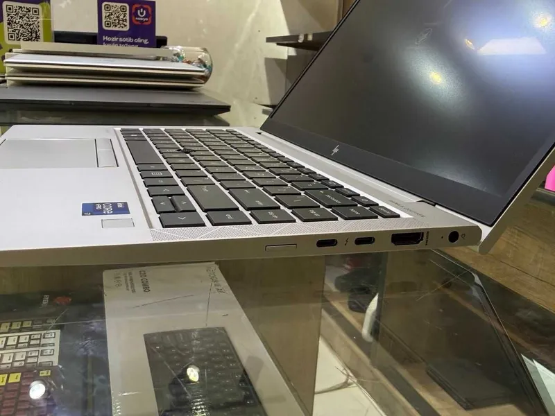 HP ELITEBOOK 840 G8 Core i7-1185G7 ram 16 ssd 256 LTE 4 HP ELITEBOOK 840 G8 Core i7-1185G7 ram 16 ssd 256 LTE 4