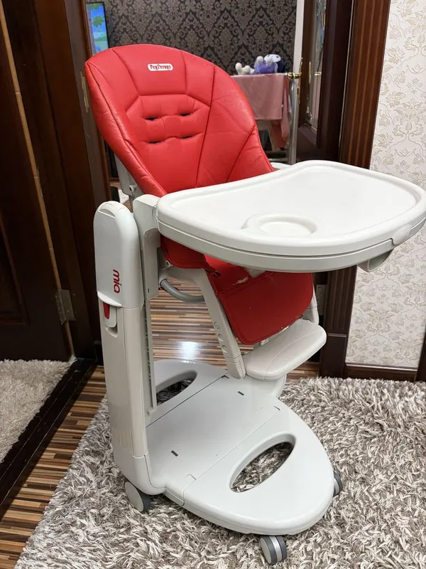Детский стульчик-качеля для кормления Peg-Perego