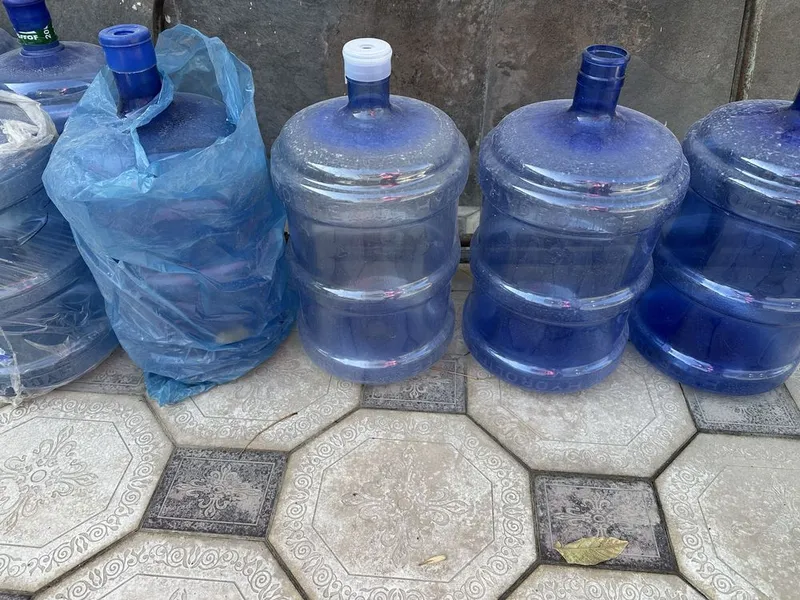 Бутылки для воды б/у для куллера Бутылки для воды б/у для куллера