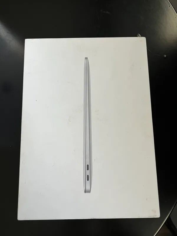 MacBook Air 13 8/256GB в очень хорошем состоянии 5