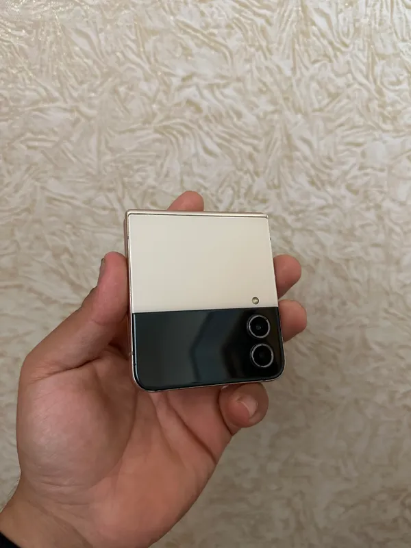 Samsung Z flip 4 5