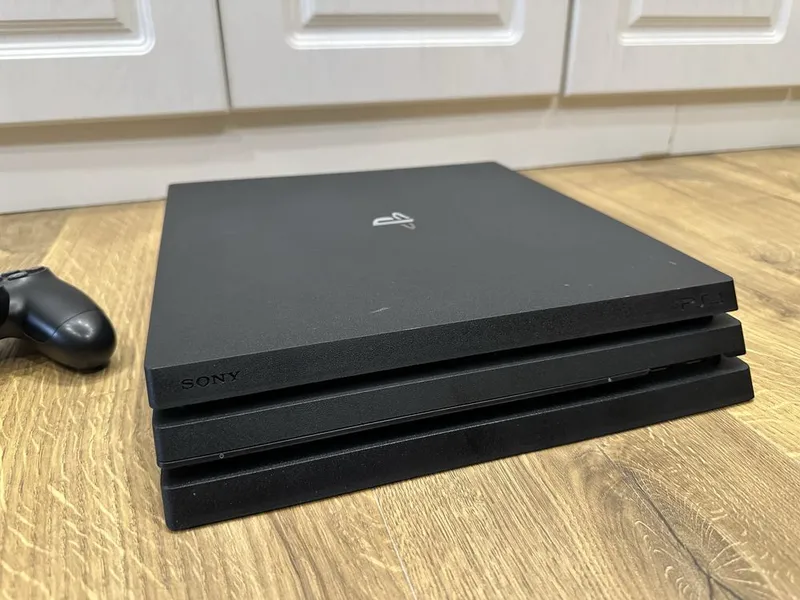 Playstation 4 pro 1TB 2 Playstation 4 pro 1TB 2