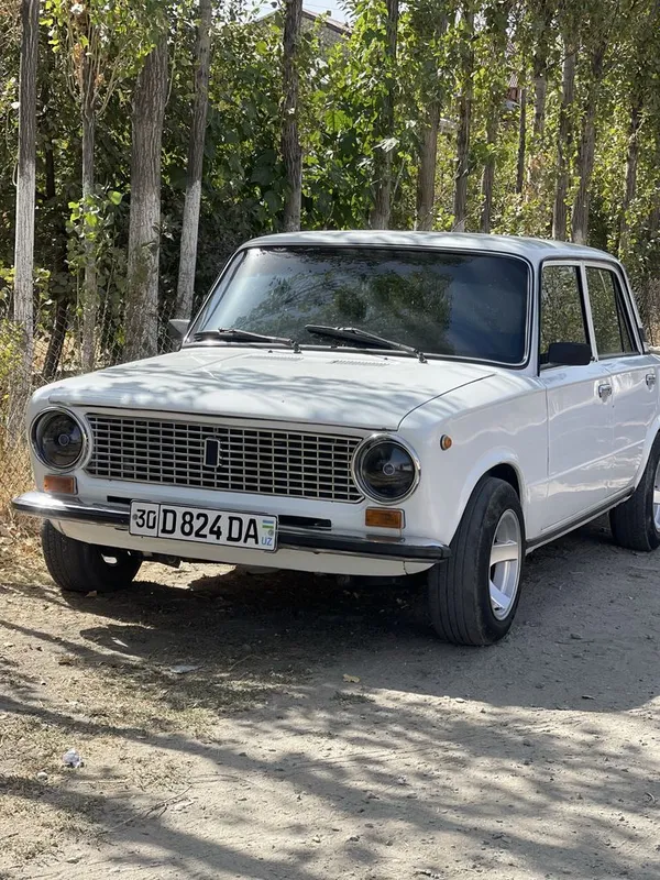 Vaz 21011 yili 1979 mator 1.6priora 2 Vaz 21011 yili 1979 mator 1.6priora 2