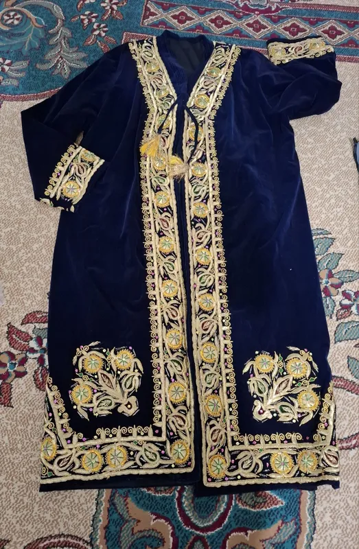Золотошвейный чапан (халат) Золотошвейный чапан (халат)