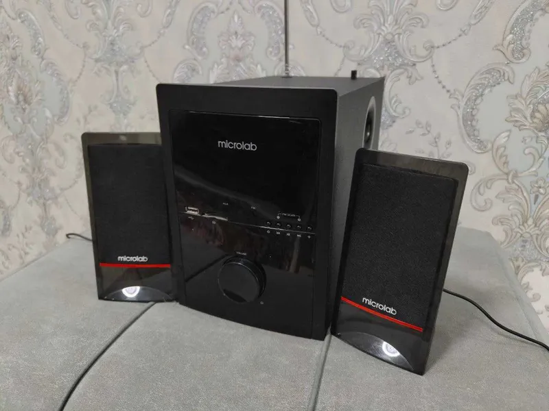 Компьютерная акустика Microlab M-700V 5.1 на запчасти или ремонт