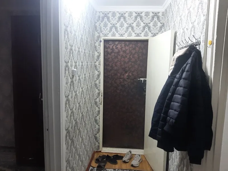 Урган шаҳар Мир кафени ёнида йўл юзидаги домда 3 хона кв ижарага берил — фото 4