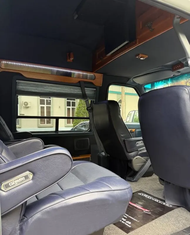 Ford Econoline Antikvar 8 Ford Econoline Antikvar 8
