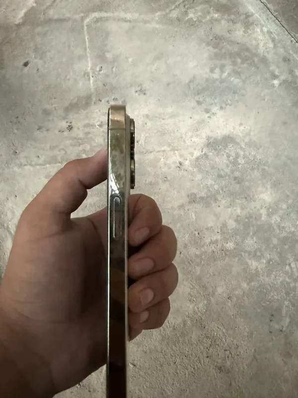 iPhone 14 pro max 4