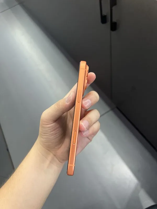 17 pro max 256 Orange 6 17 pro max 256 Orange 6