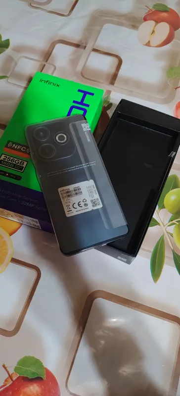 Телефон Infinix 40 i — фото 1