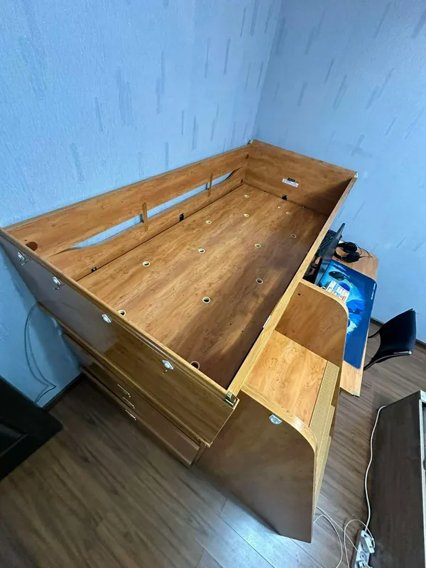 Kompyuter stoli bilan bolalar karovati 1 Kompyuter stoli bilan bolalar karovati 1
